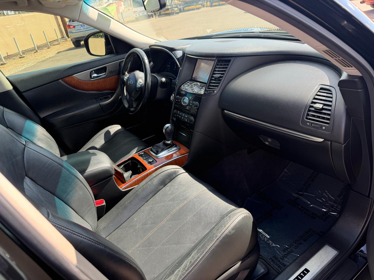 Infiniti QX70 Base 2015