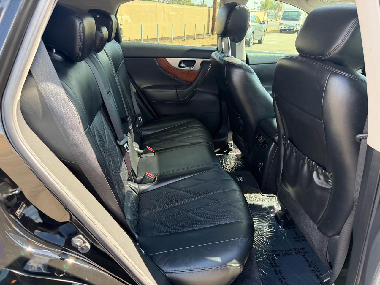 Infiniti QX70 Base 2015