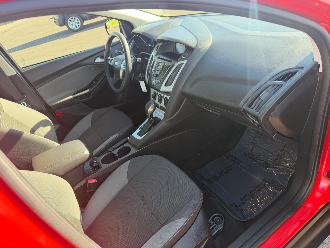 Ford Focus SE Hatch 2013