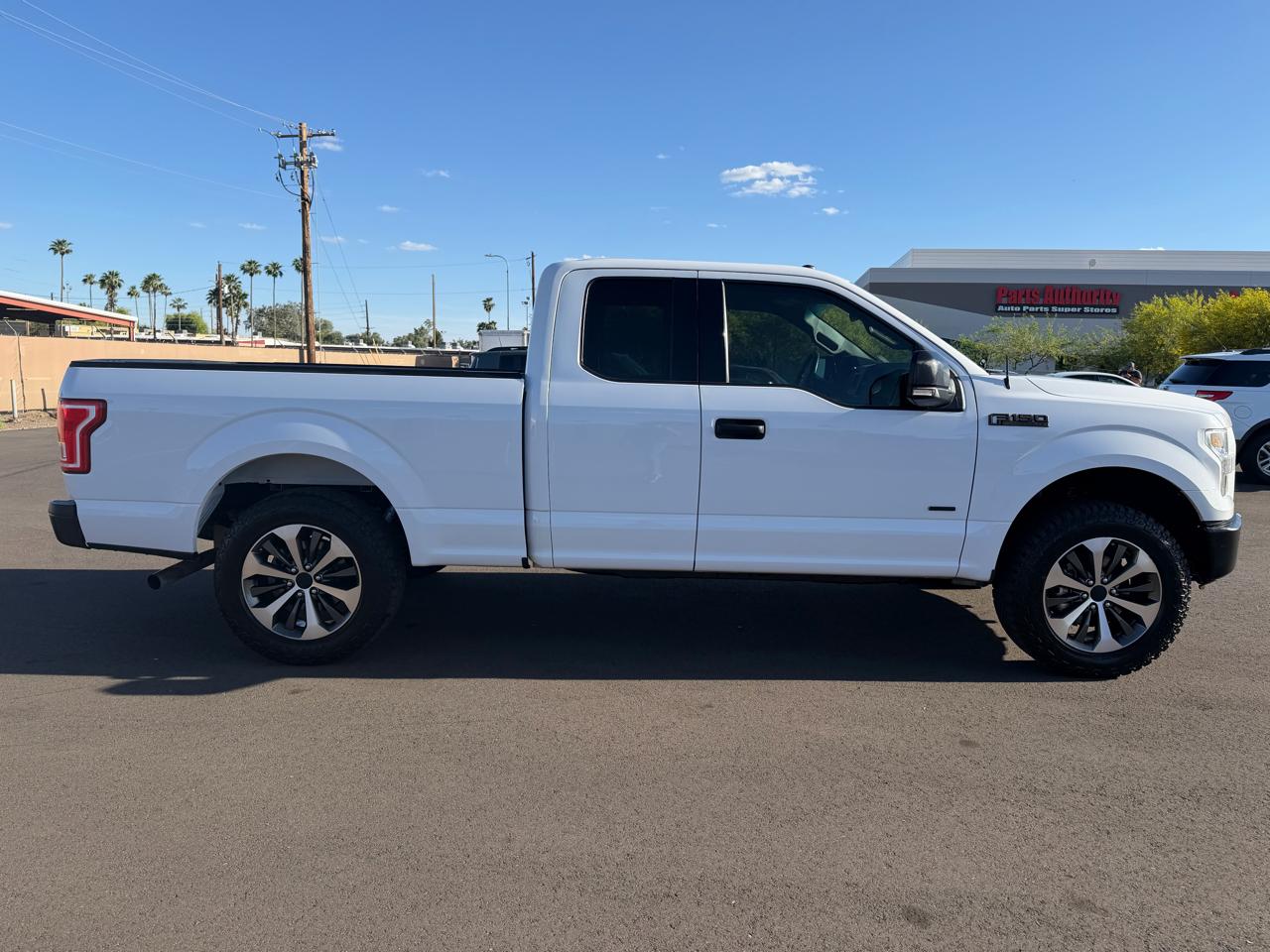 Ford F-150 2WD SuperCab 145" XL 2017