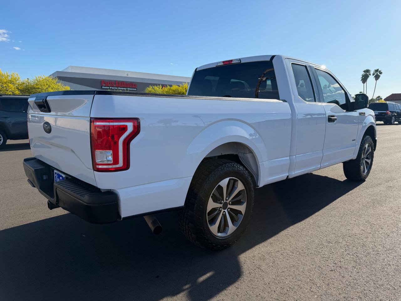 Ford F-150 2WD SuperCab 145" XL 2017