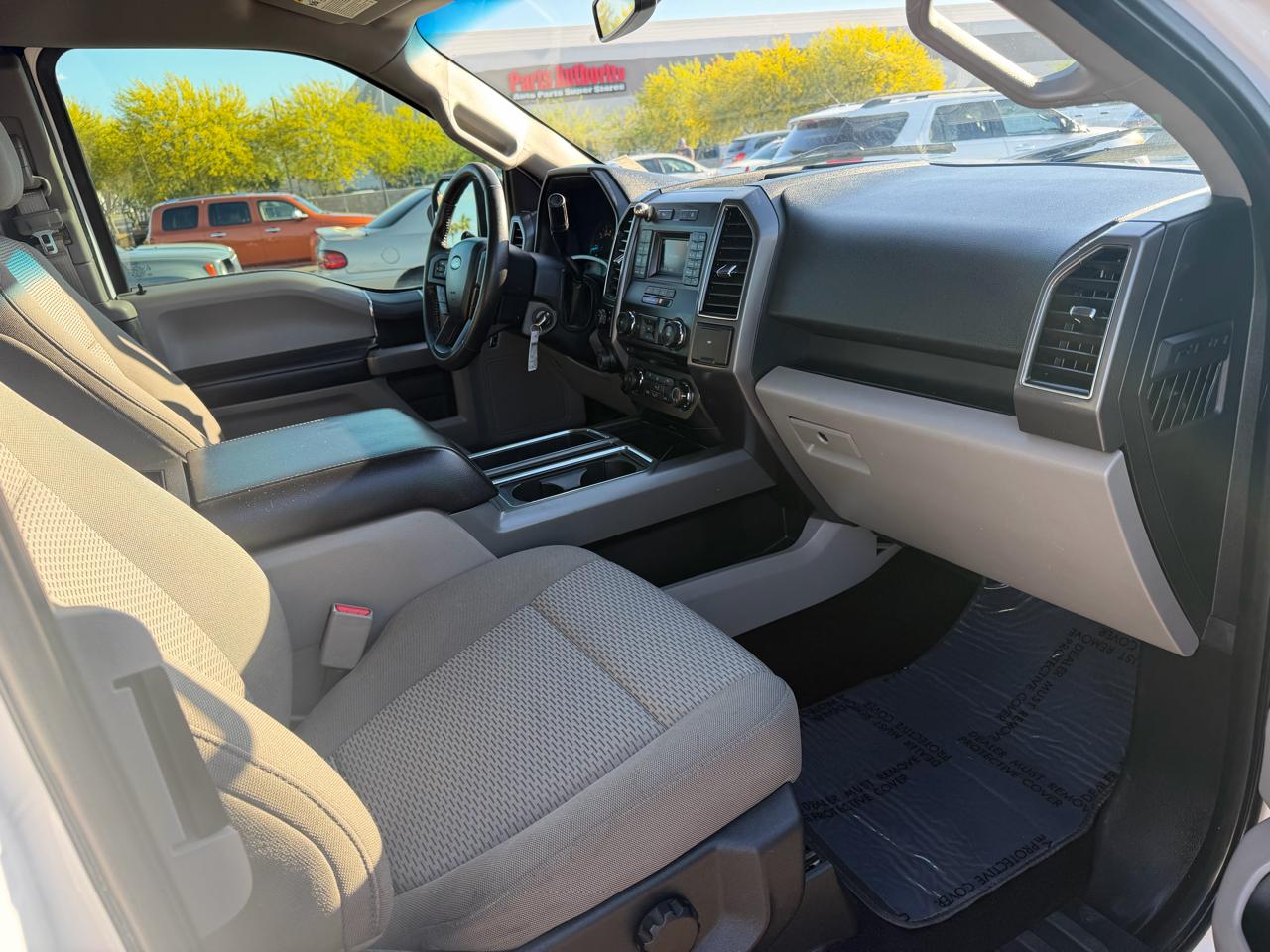 Ford F-150 2WD SuperCab 145" XL 2017