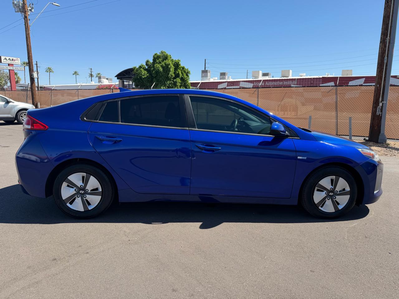 Hyundai Ioniq Hybrid Blue 2019