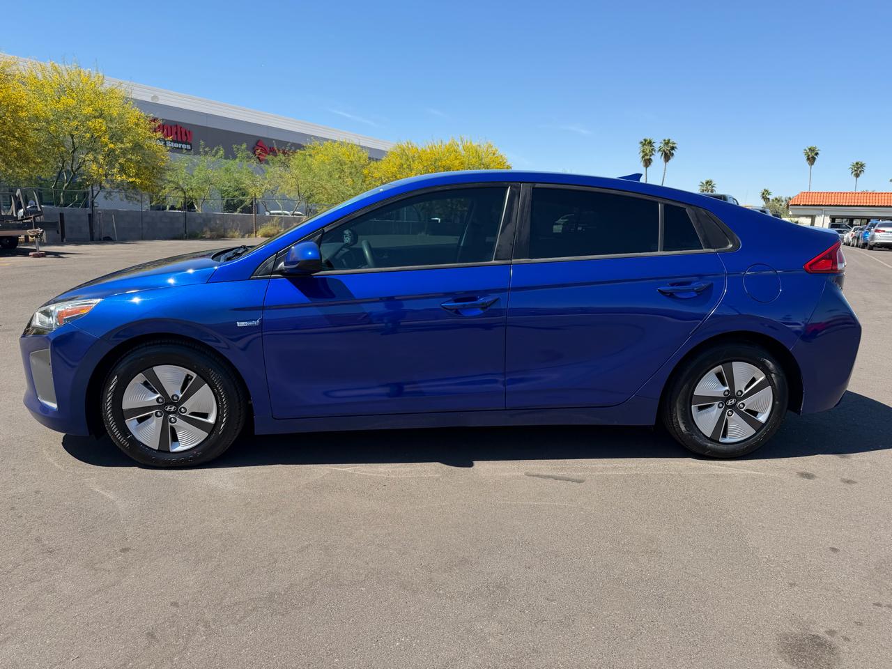 Hyundai Ioniq Hybrid Blue 2019