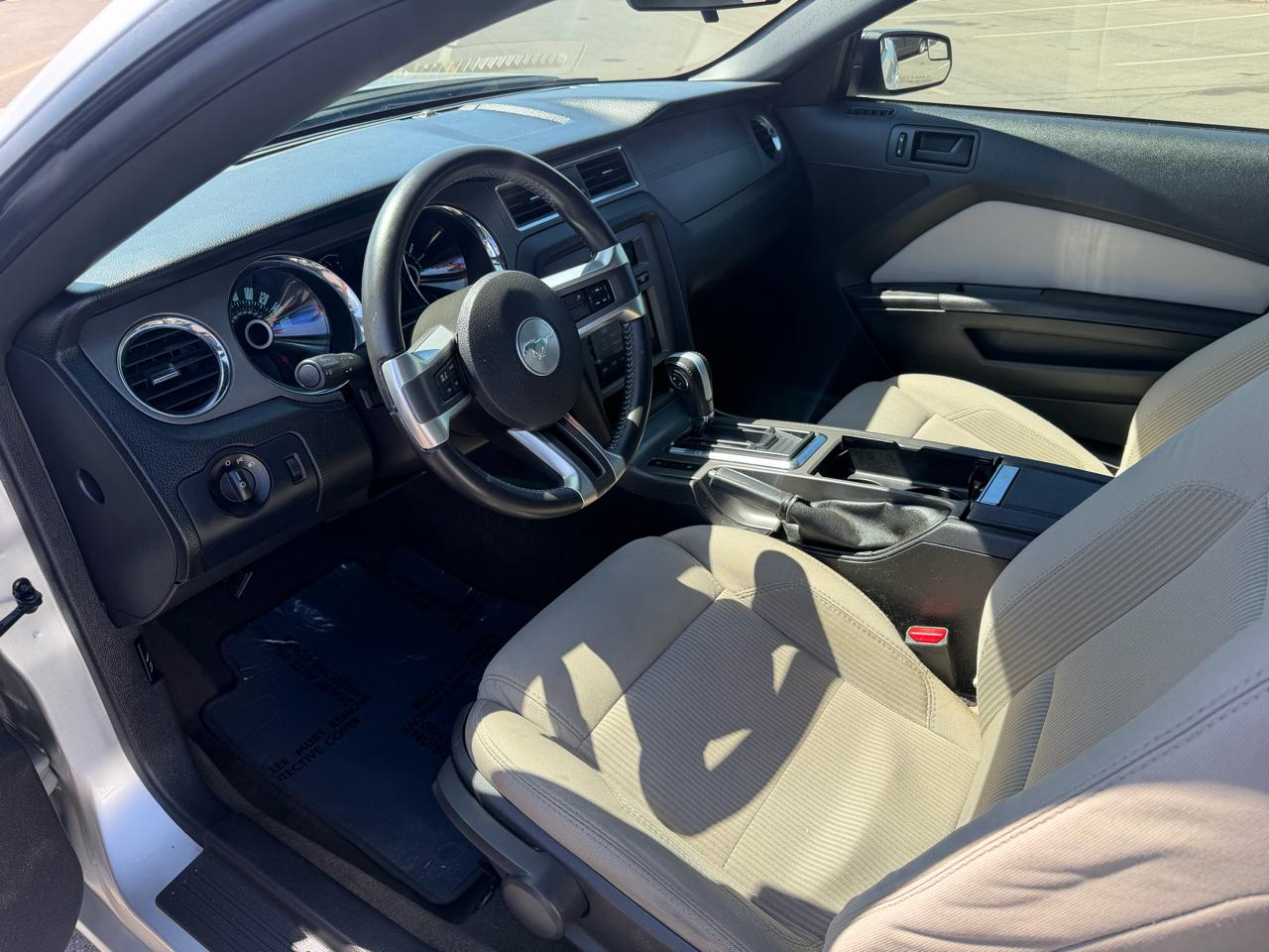 Ford Mustang V6 Coupe 2013