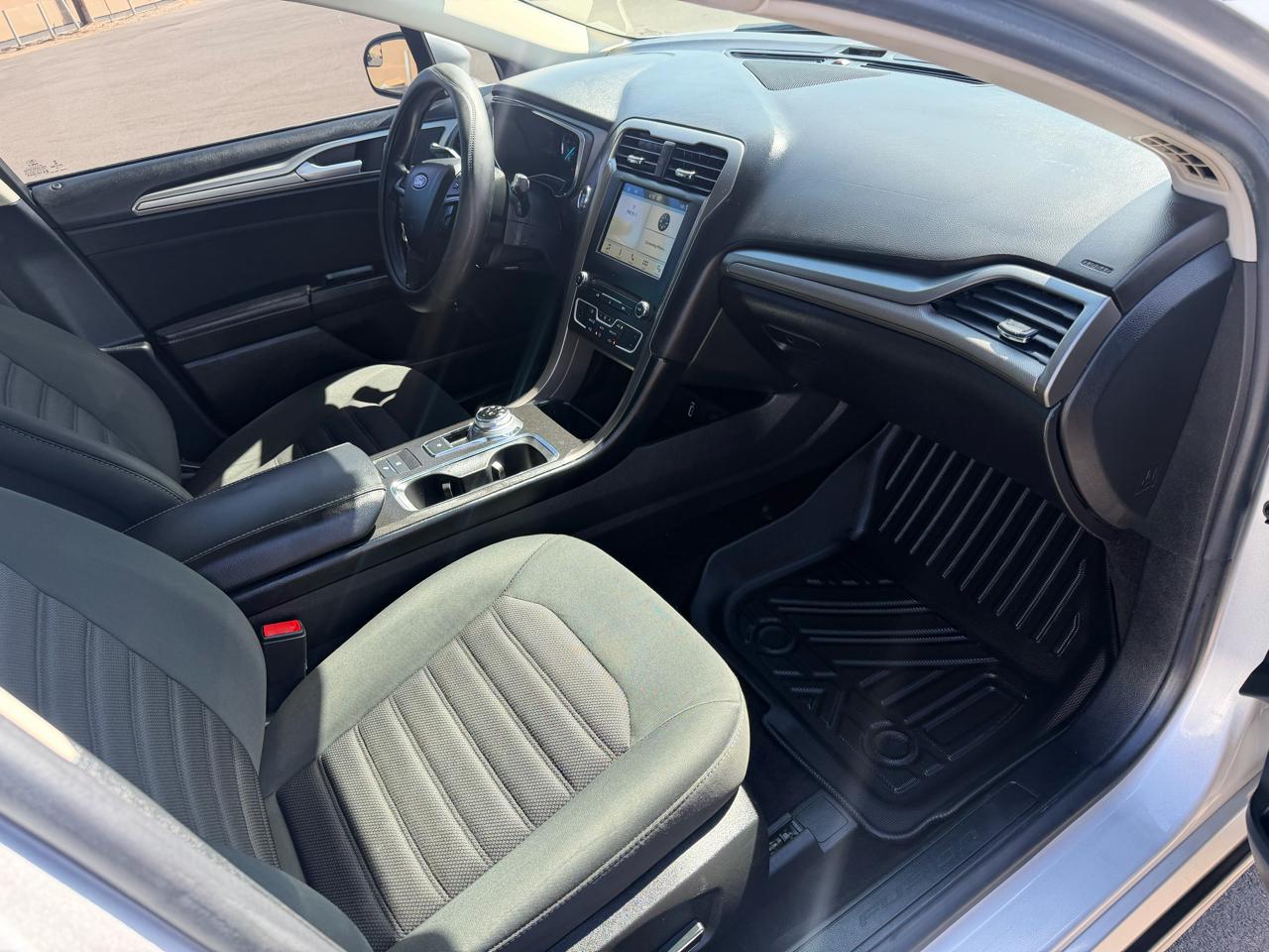 Ford Fusion Hybrid SE 2018