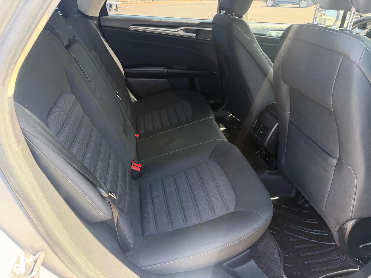 Ford Fusion Hybrid SE 2018