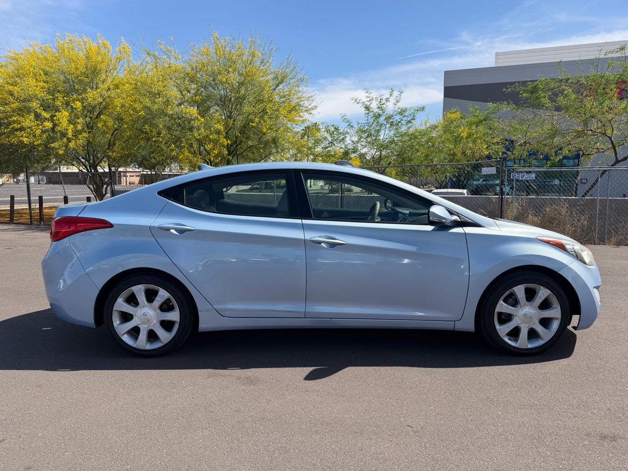 Hyundai Elantra Limited 2012