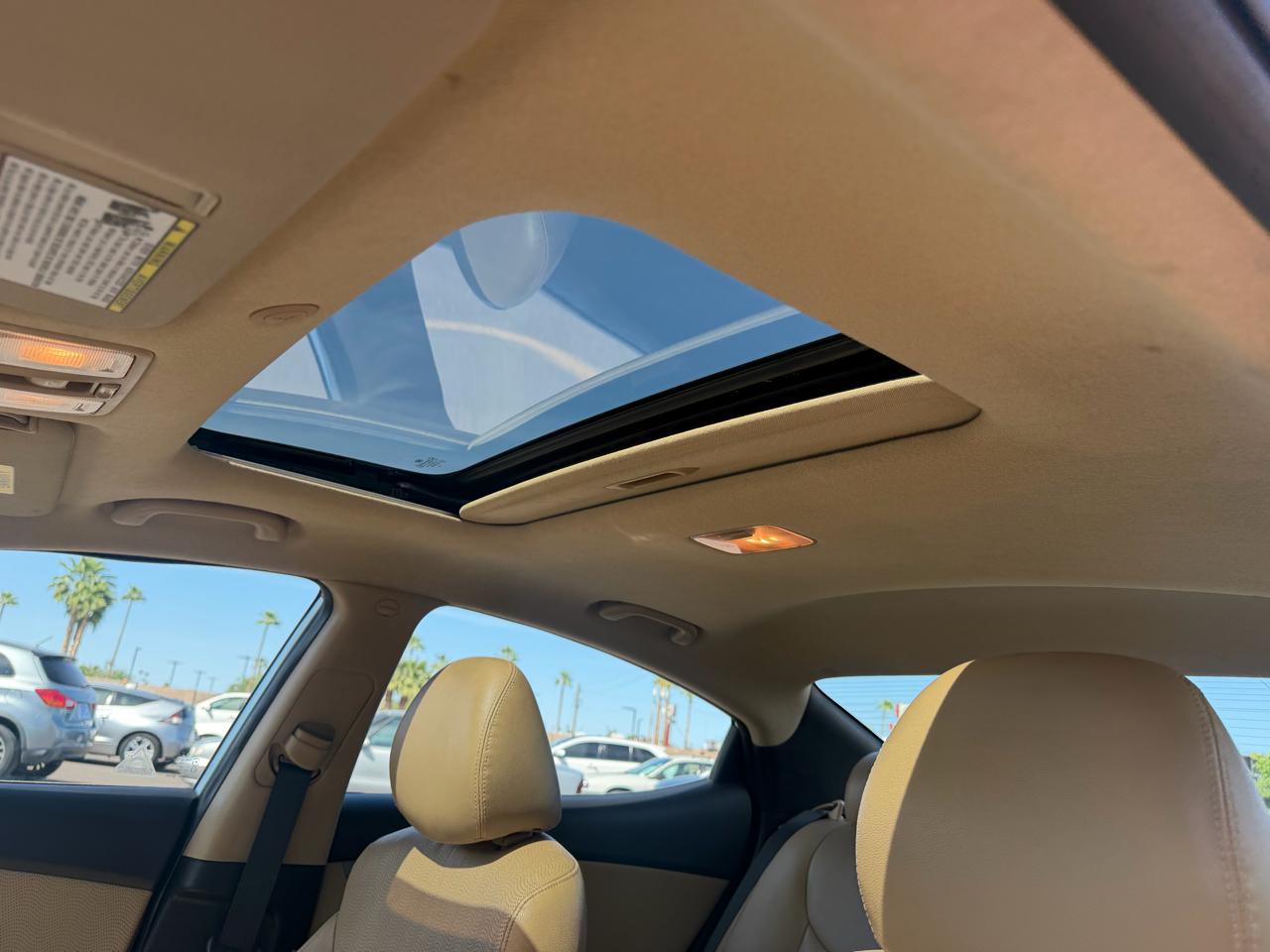 Hyundai Elantra Limited 2012