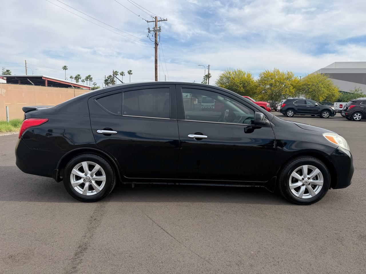 Nissan Versa 1.6 S Plus 2014