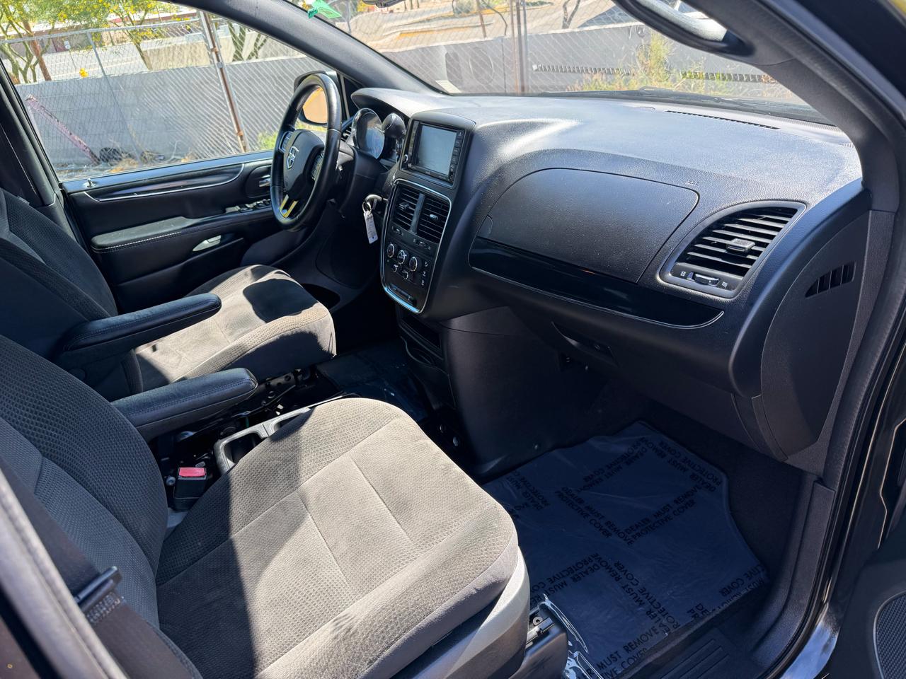 Dodge Grand Caravan SE 2018