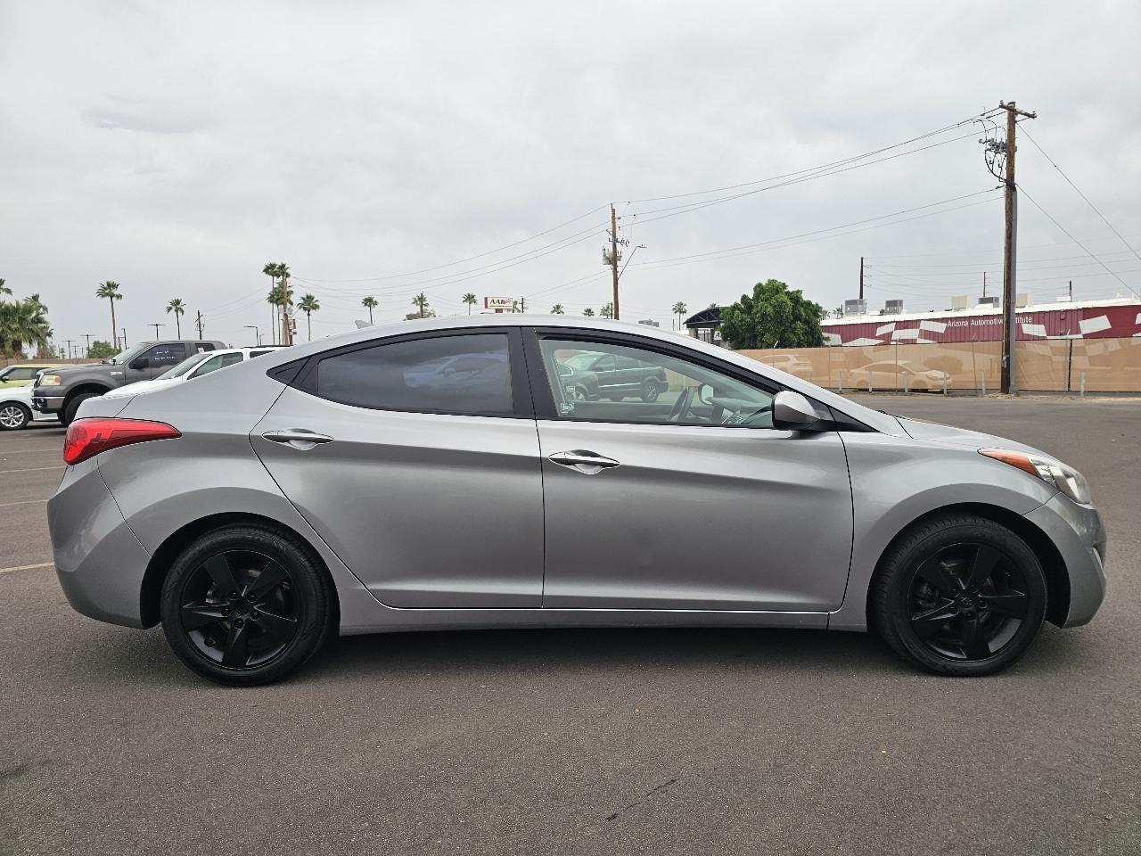 Hyundai Elantra Limited 2012