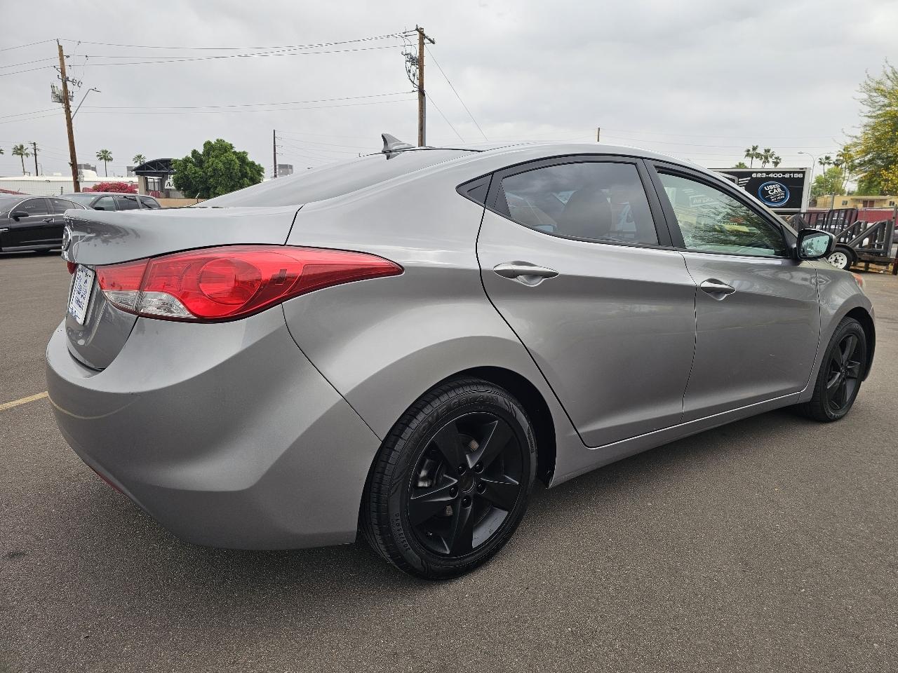 Hyundai Elantra Limited 2012