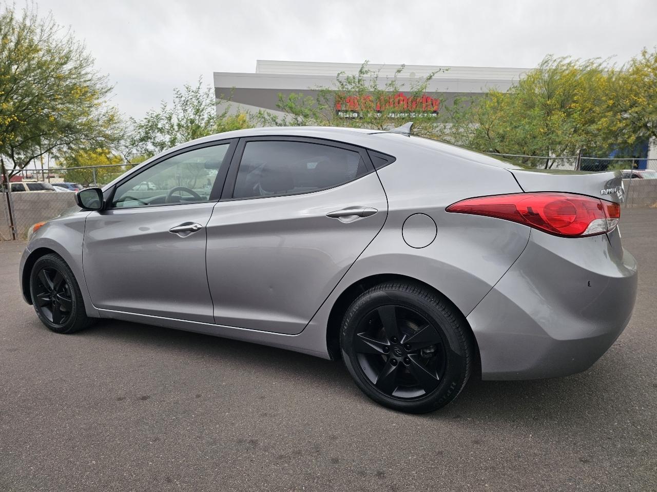 Hyundai Elantra Limited 2012