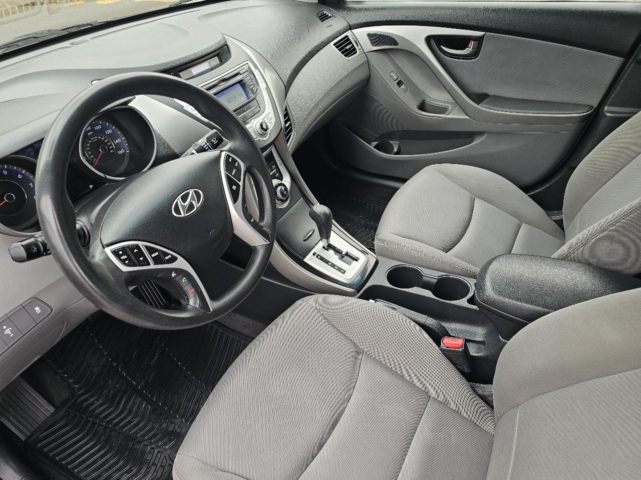 Hyundai Elantra Limited 2012