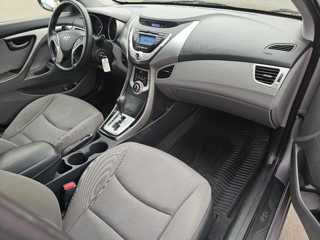 Hyundai Elantra Limited 2012