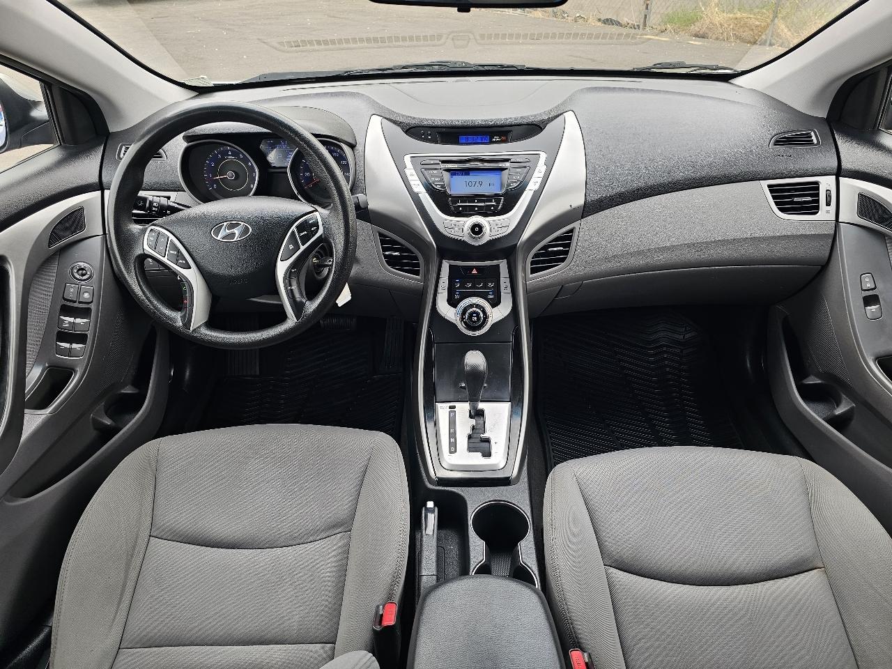 Hyundai Elantra Limited 2012