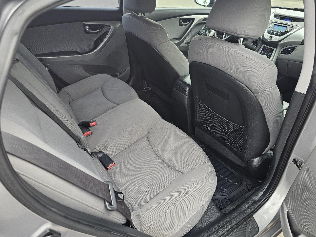 Hyundai Elantra Limited 2012