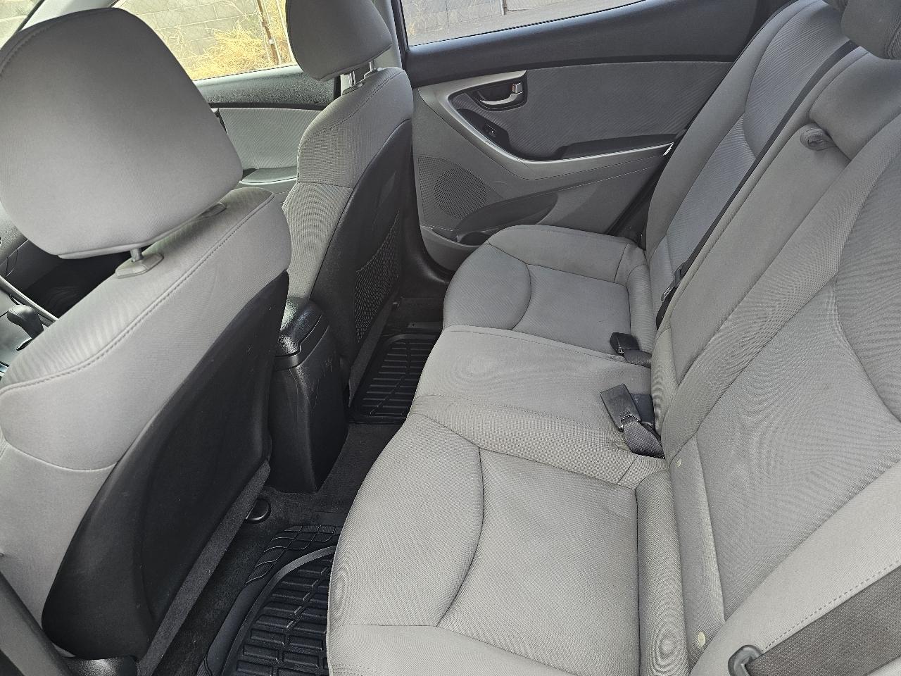 Hyundai Elantra Limited 2012