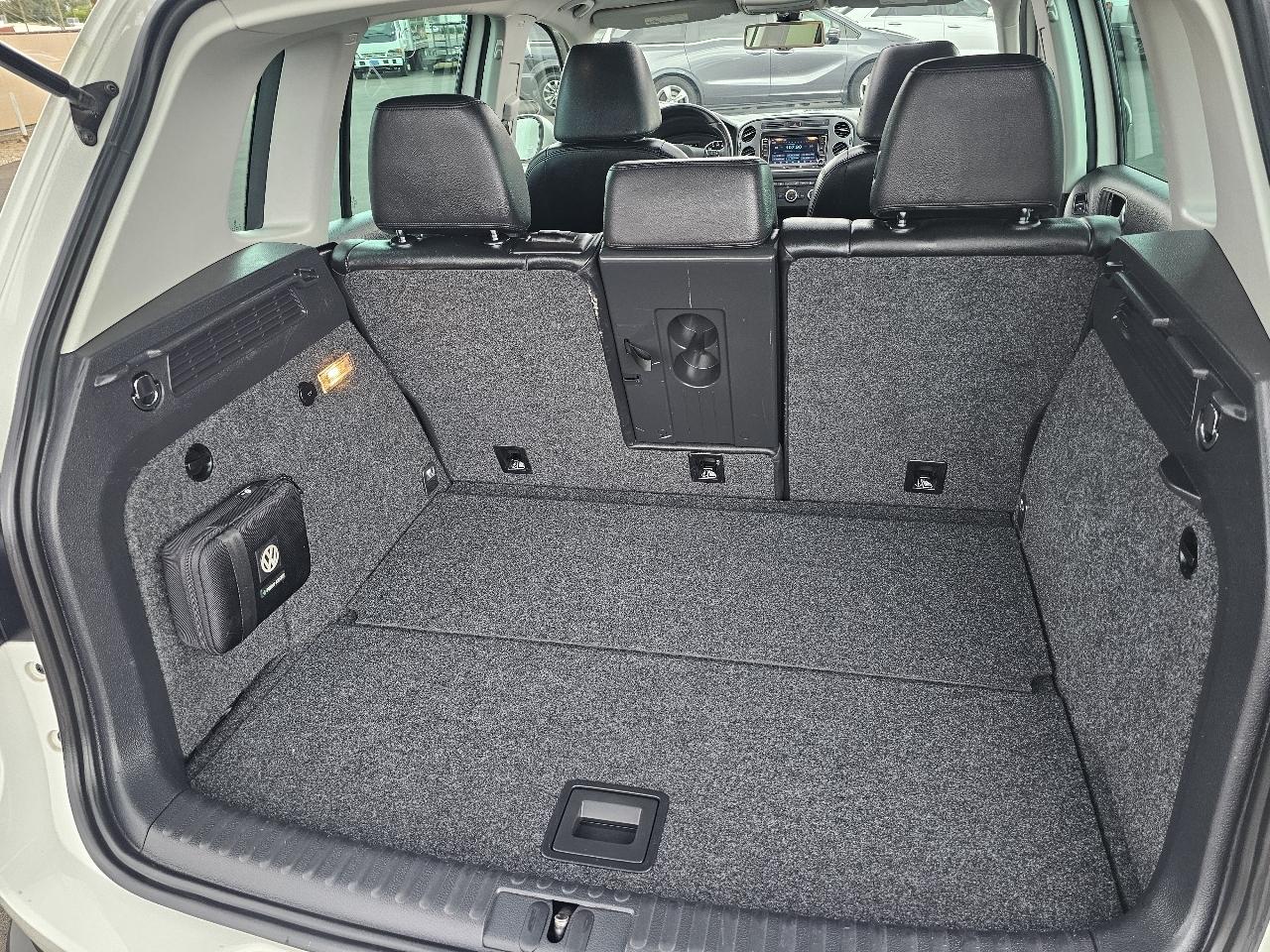 Volkswagen Tiguan S 2013