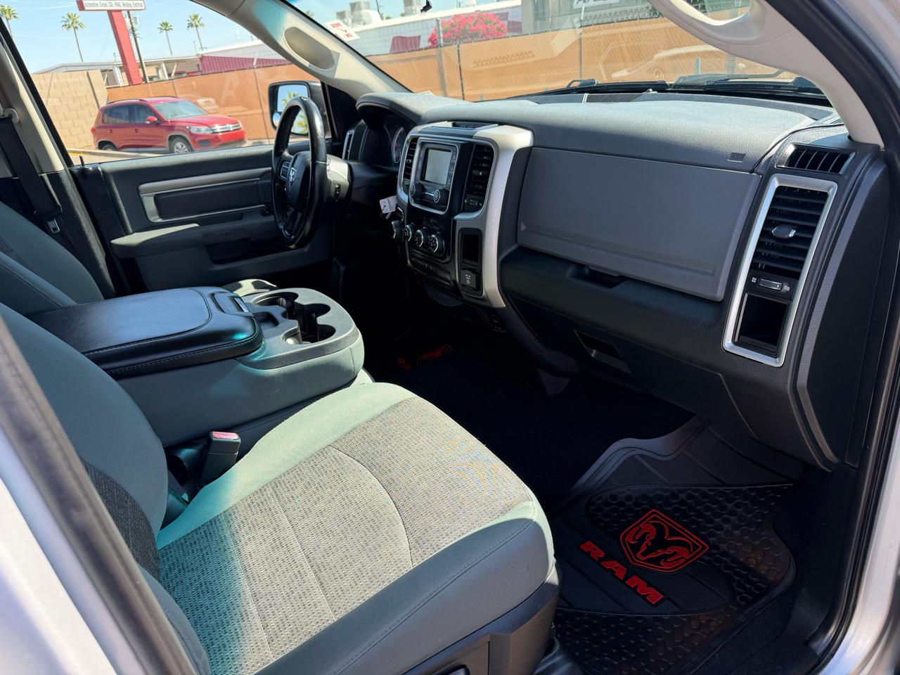 RAM 1500 2WD Quad Cab 140.5" Big Horn 2015