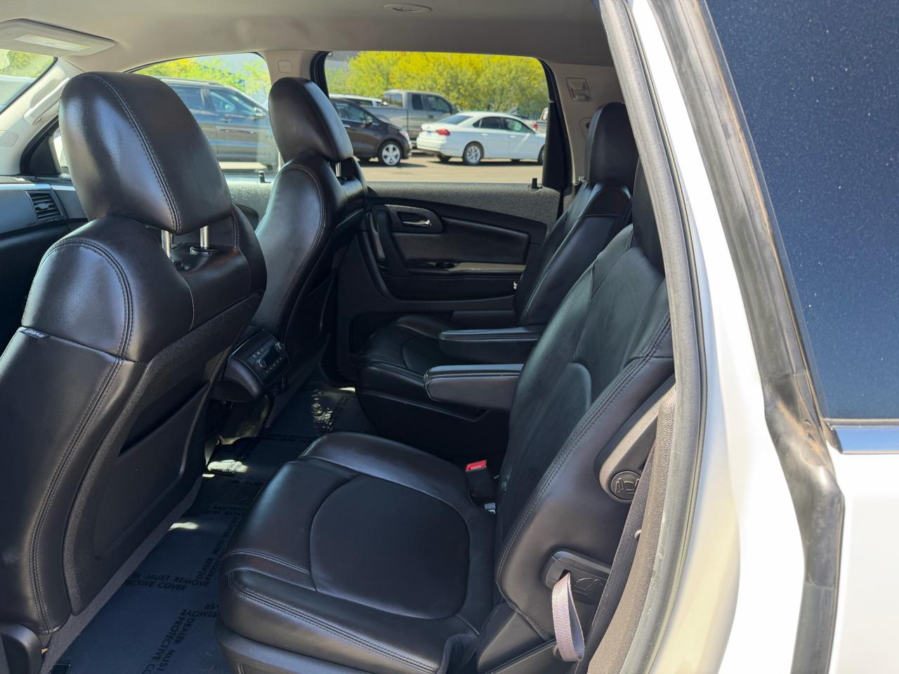 Chevrolet Traverse 2LT FWD 2012