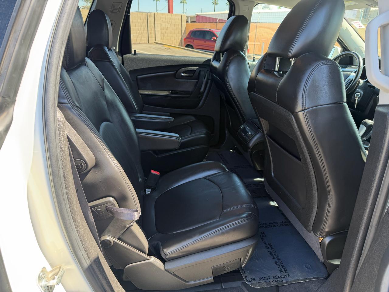 Chevrolet Traverse 2LT FWD 2012