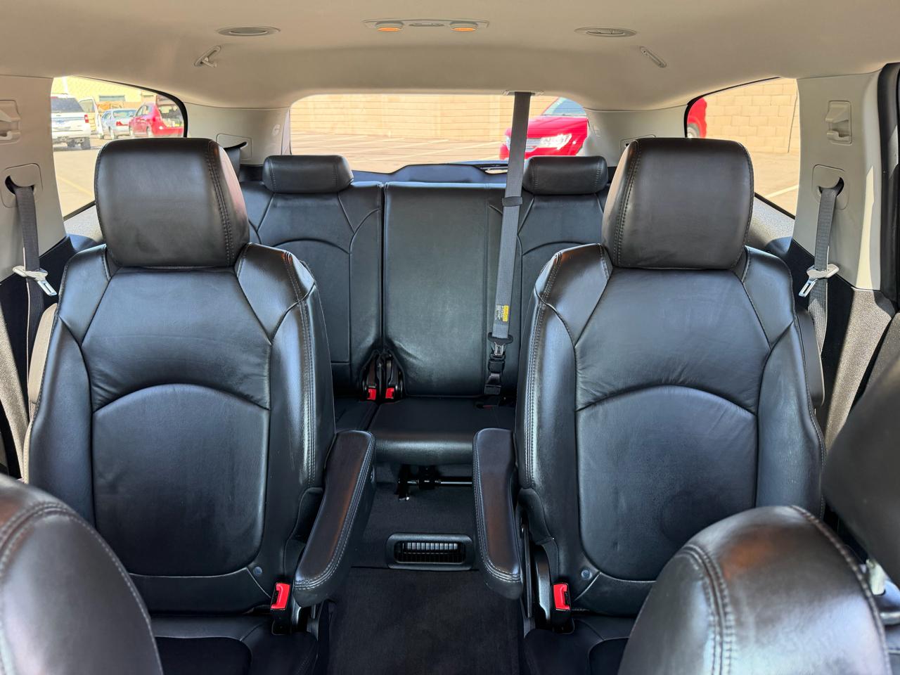 Chevrolet Traverse 2LT FWD 2012