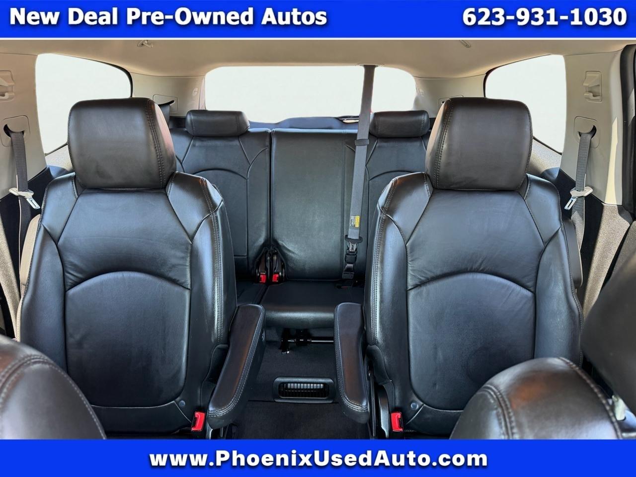 Chevrolet Traverse 2LT FWD 2012