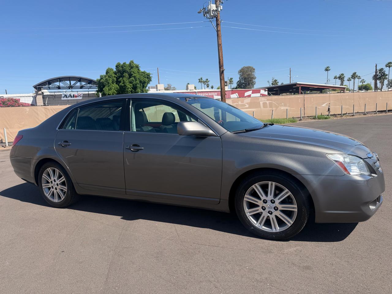 Toyota Avalon XL 2005