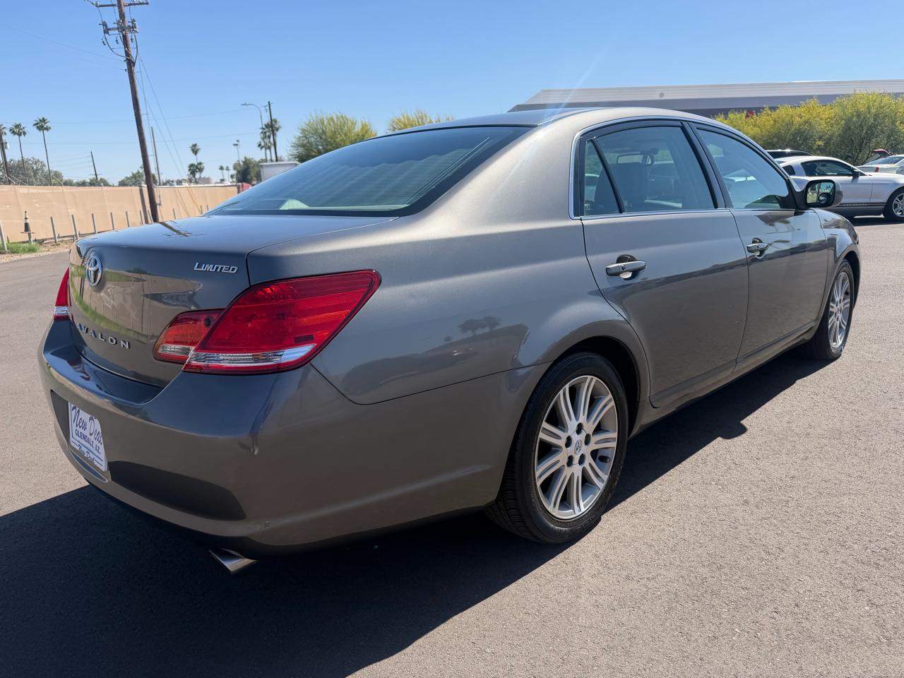 Toyota Avalon XL 2005