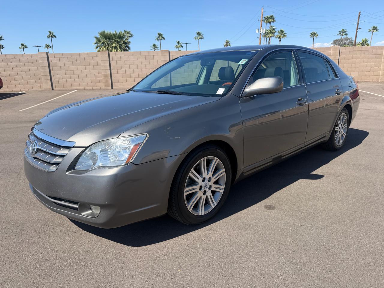 Toyota Avalon XL 2005