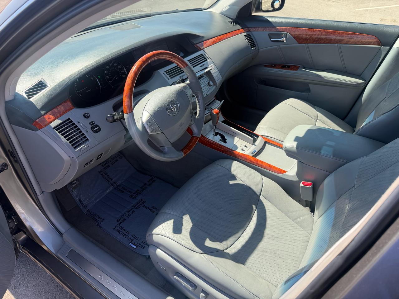 Toyota Avalon XL 2005