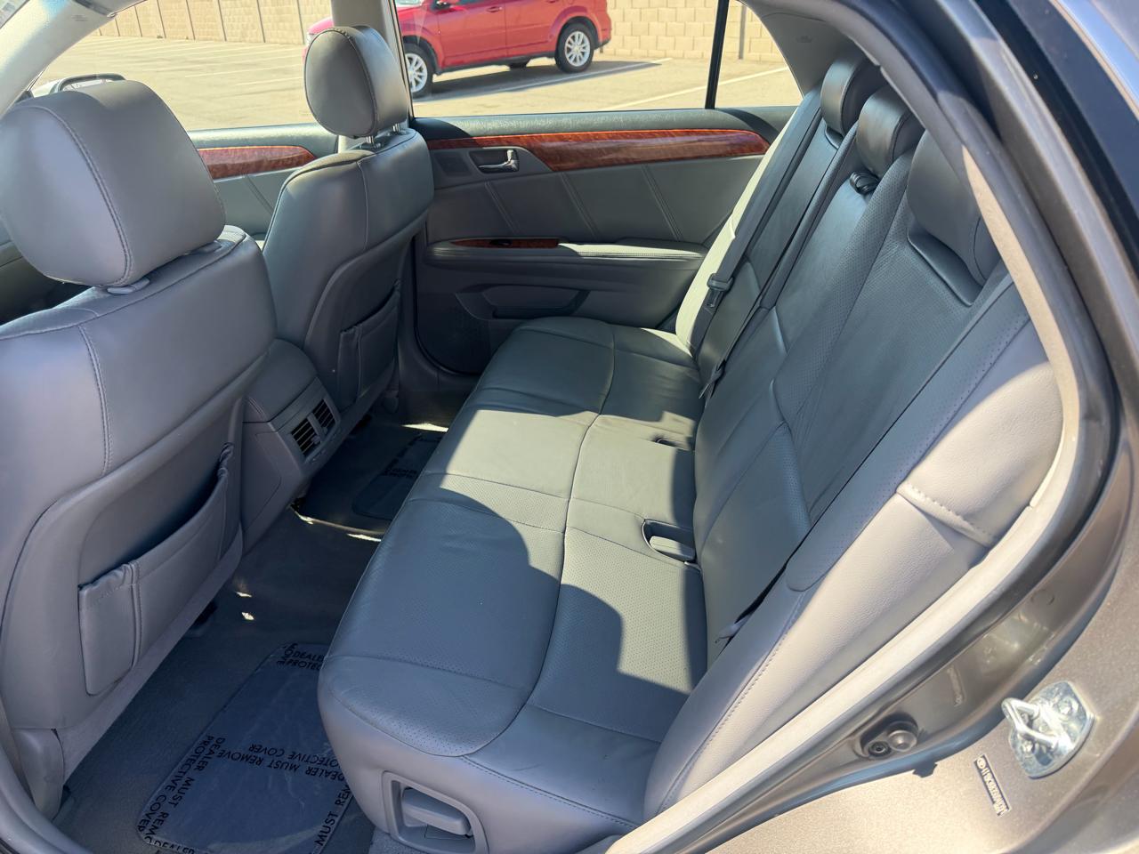 Toyota Avalon XL 2005