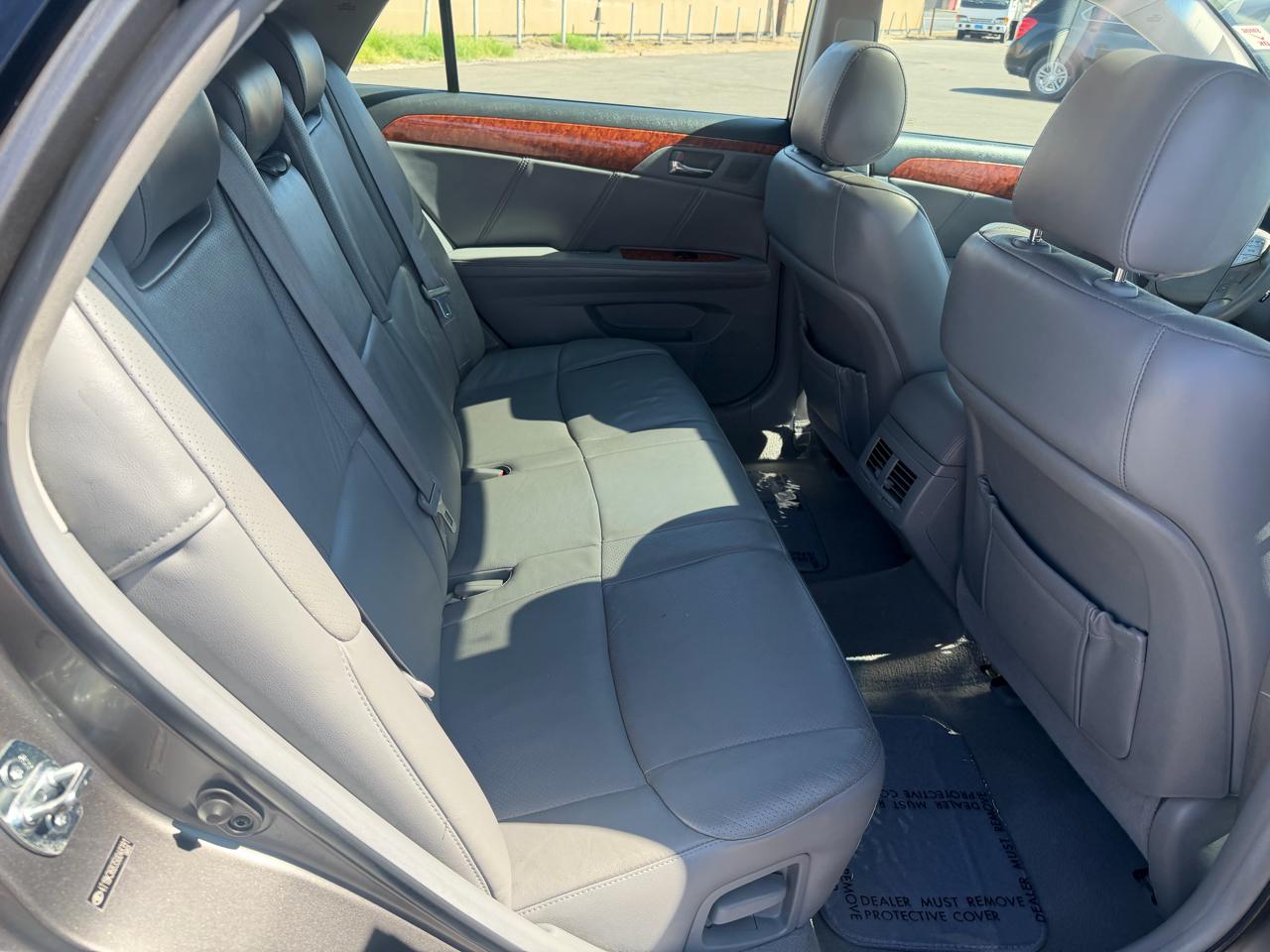 Toyota Avalon XL 2005