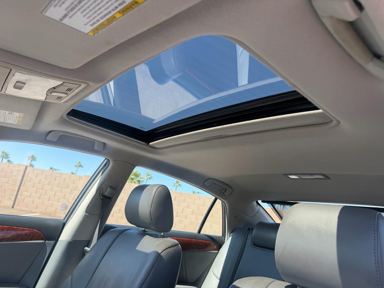 Toyota Avalon XL 2005