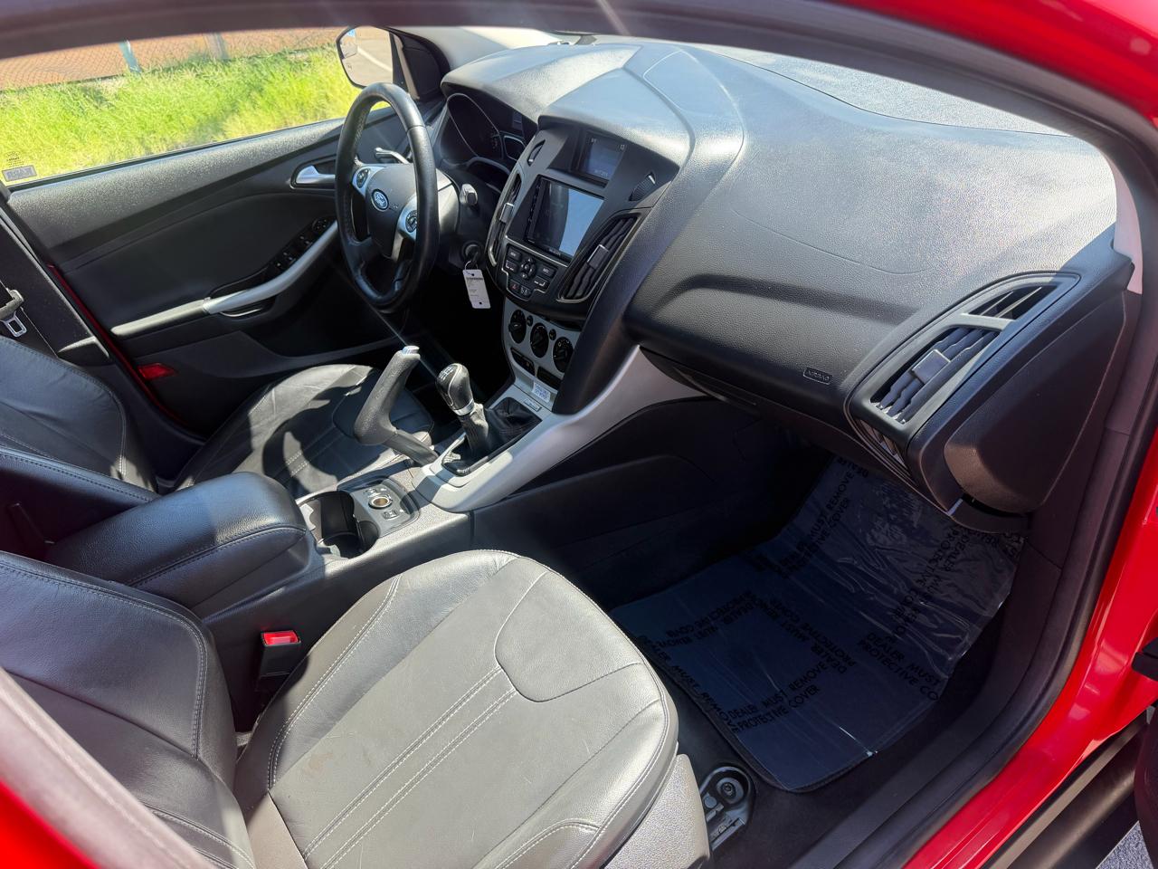 Ford Focus SE Sedan 2014