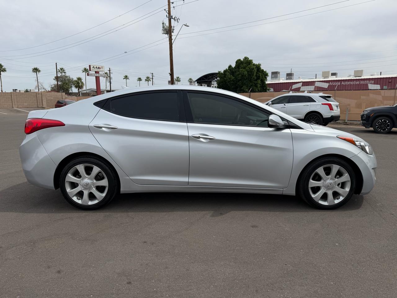 Hyundai Elantra Limited 2013