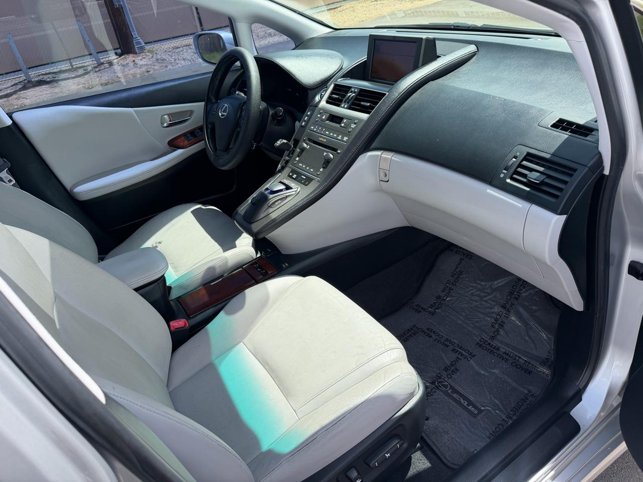 Lexus HS 250h Sedan 2010