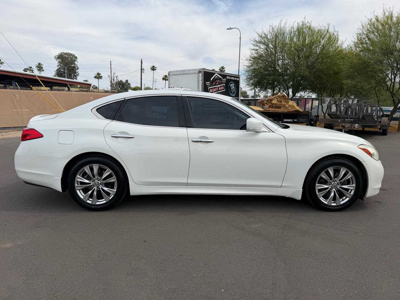 Infiniti M 56 2012