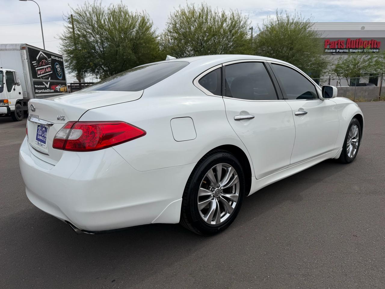 Infiniti M 56 2012