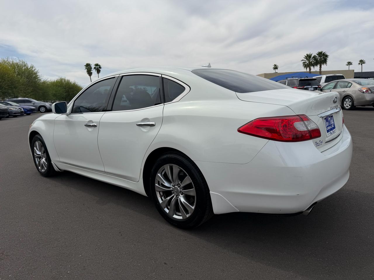 Infiniti M 56 2012