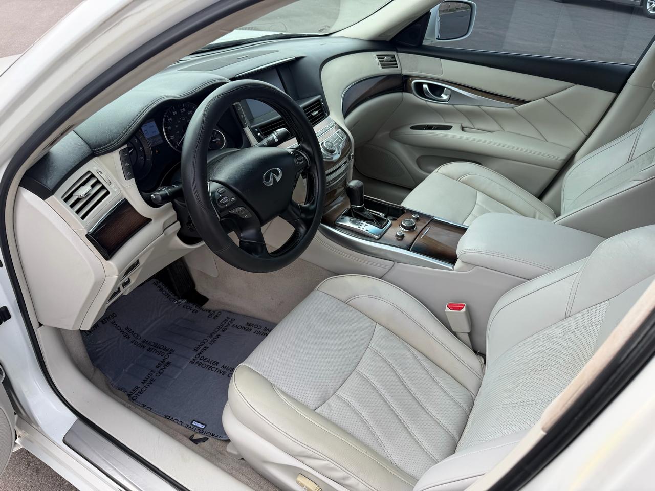Infiniti M 56 2012