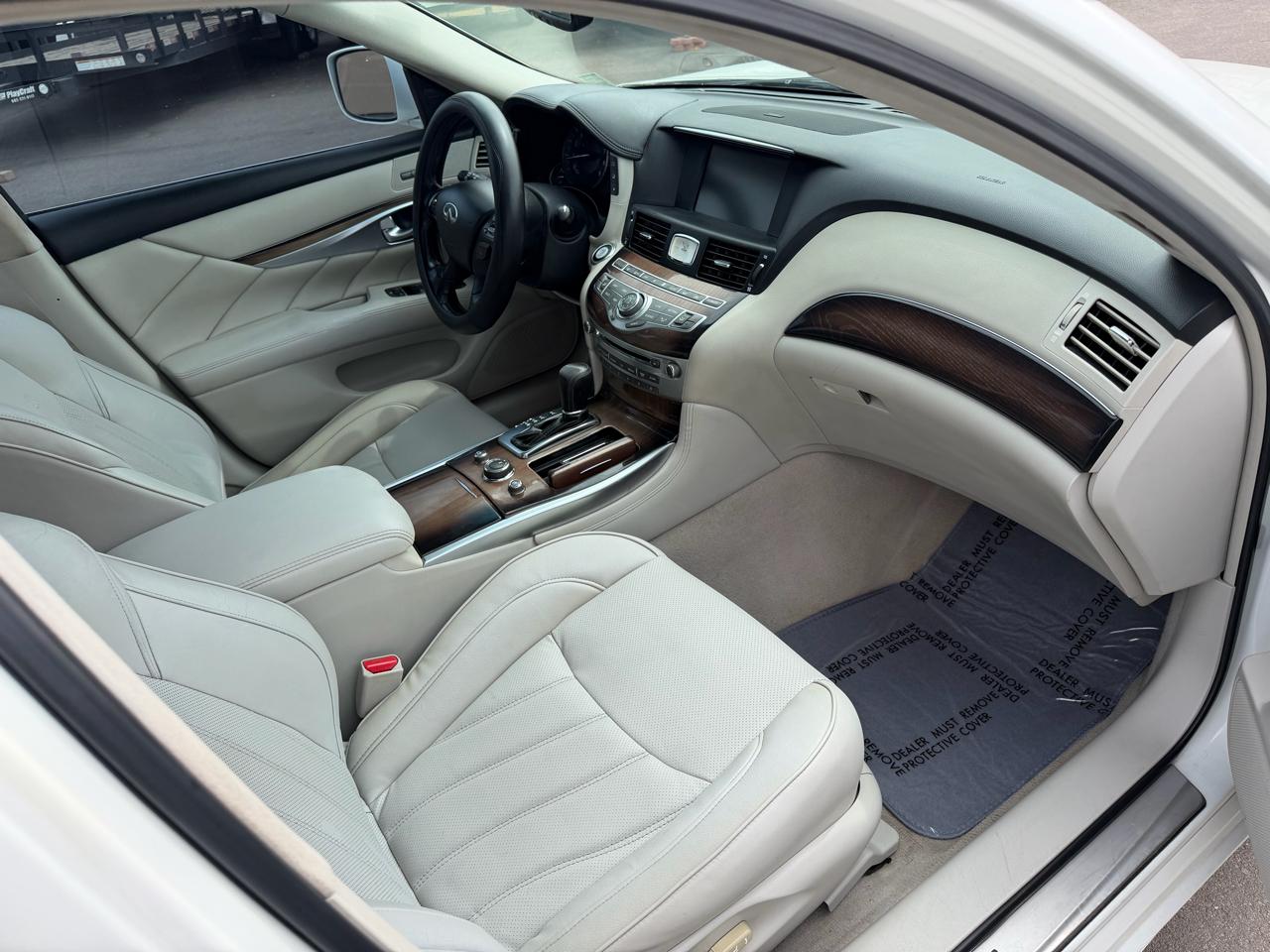 Infiniti M 56 2012