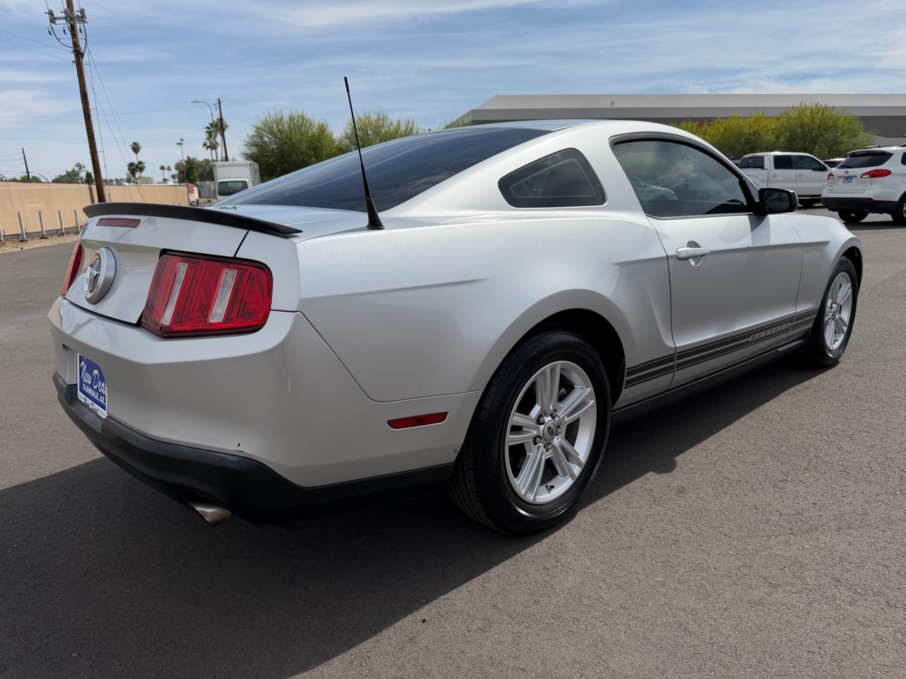Ford Mustang V6 Coupe 2011