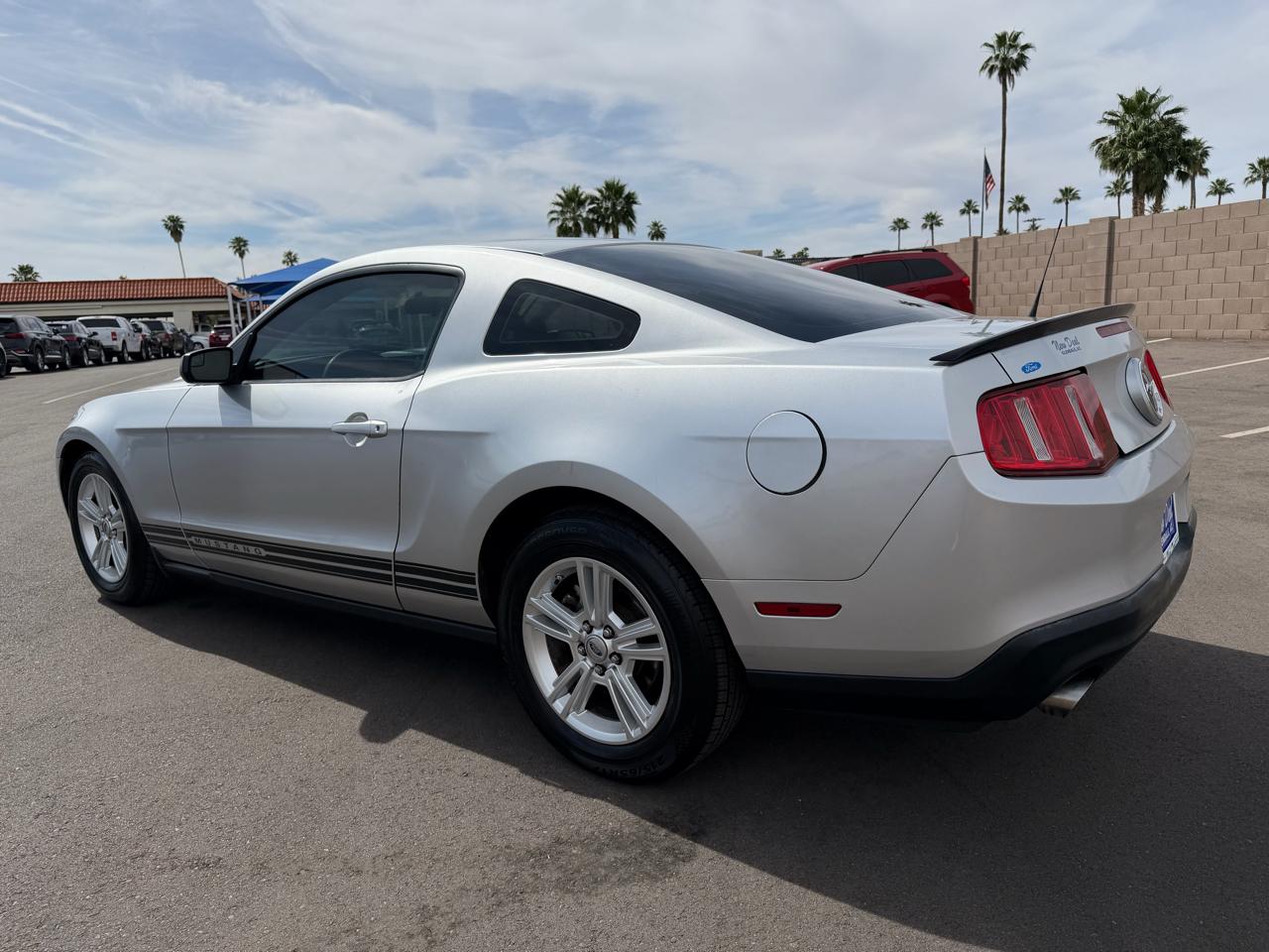 Ford Mustang V6 Coupe 2011