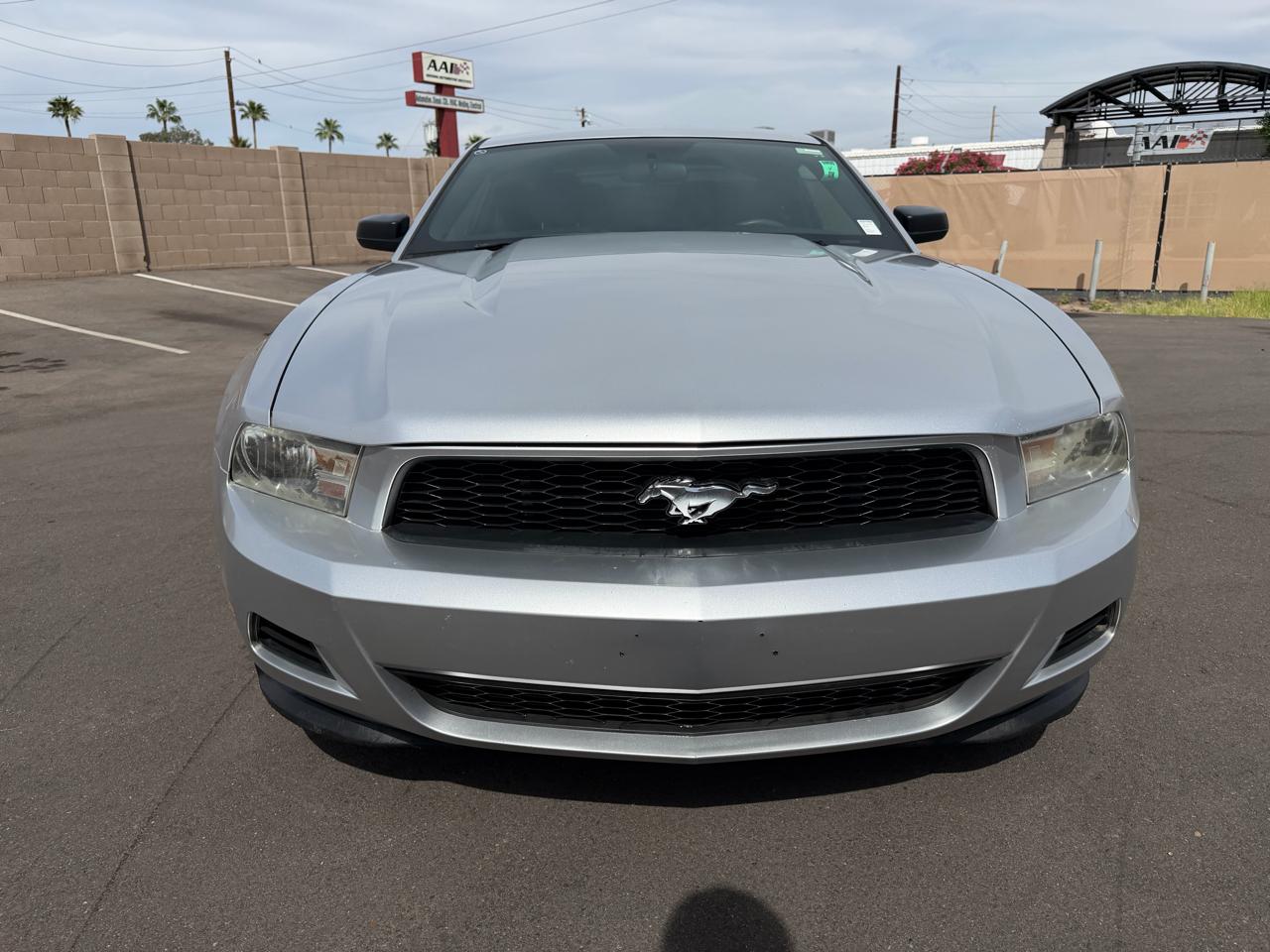 Ford Mustang V6 Coupe 2011