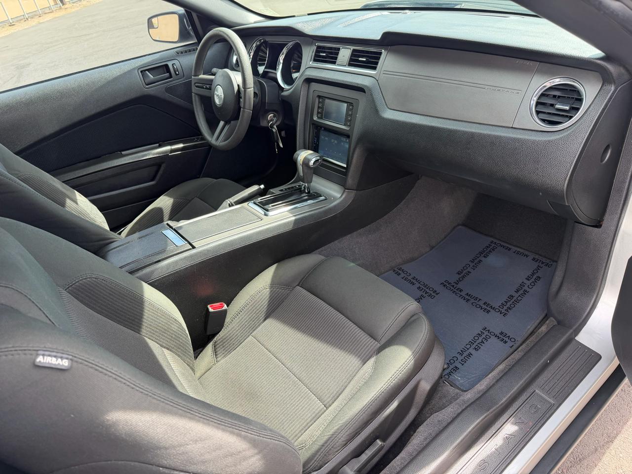 Ford Mustang V6 Coupe 2011