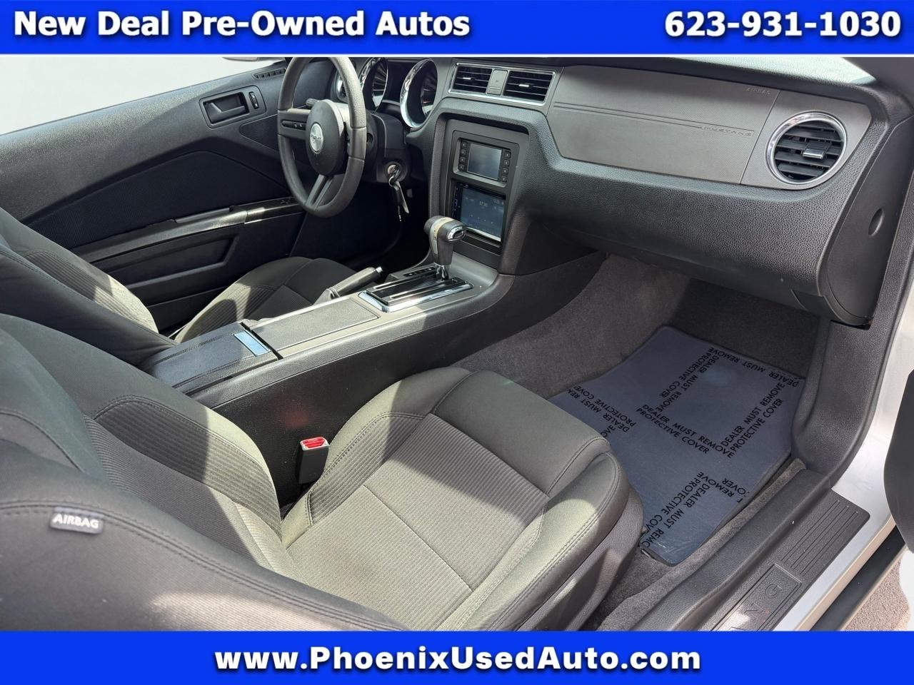 Ford Mustang V6 Coupe 2011