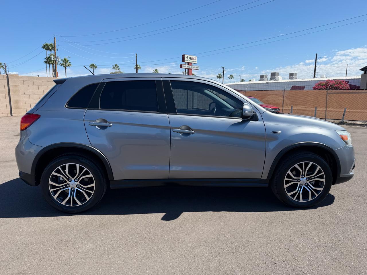 Mitsubishi Outlander Sport 2.4 ES CVT 2016